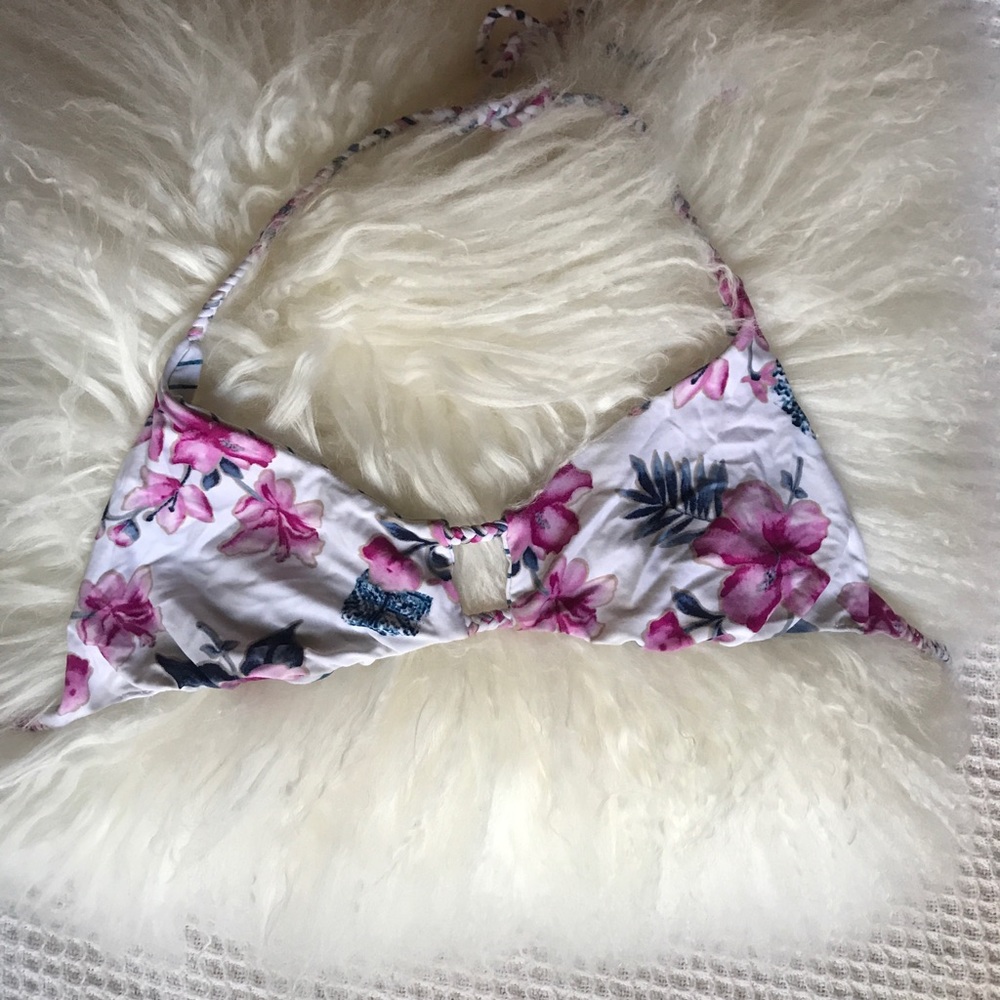 Frankie’s Bikinis top